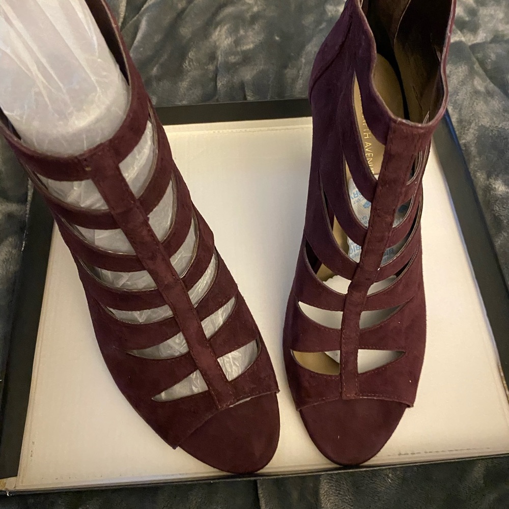 Saks Fifth Ave Florynce Heels never worn